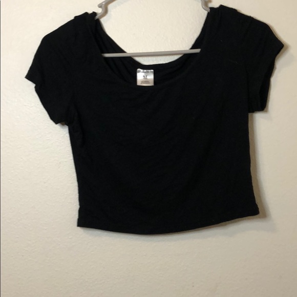 Black crop top - Picture 1 of 3